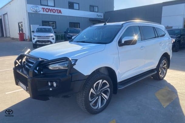 2021 Isuzu MU-X LS-T in White