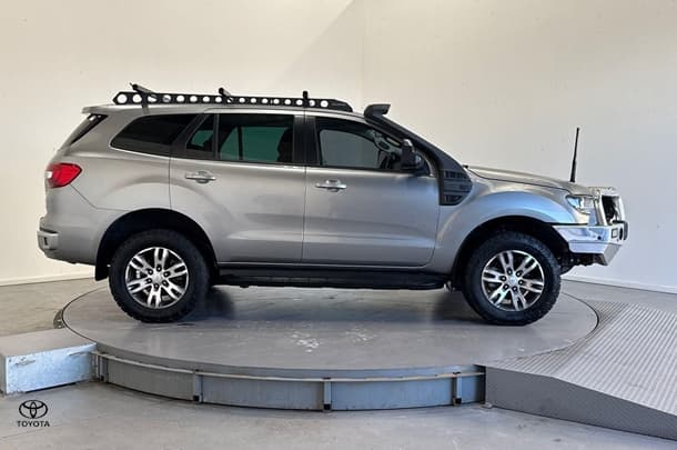 2020 Ford Everest Trend in Pink