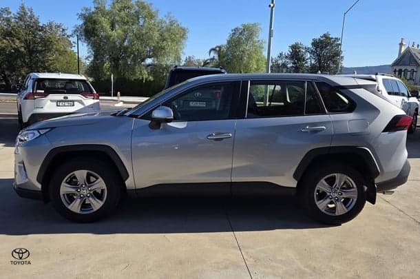 2022 Toyota RAV4 GX in Silver