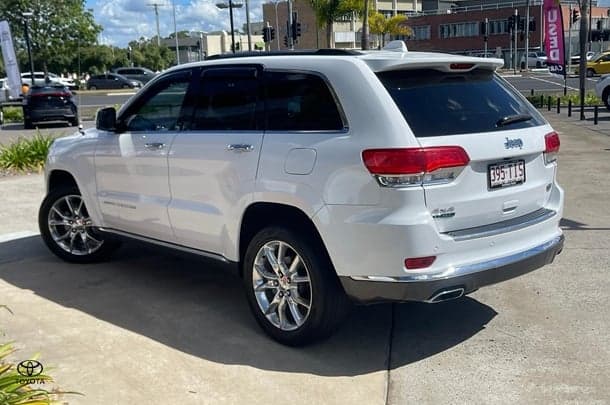 2013 Jeep Grand Cherokee Summit in White
