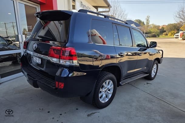 2019 Toyota Landcruiser VX in Blue