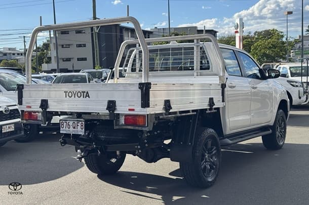 2023 Toyota Hilux SR in White