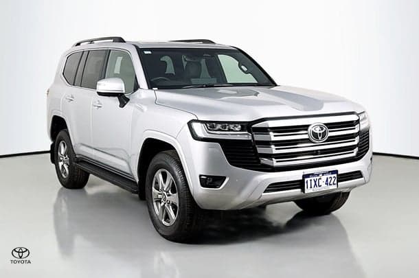 2025 Toyota Landcruiser VX in Silver