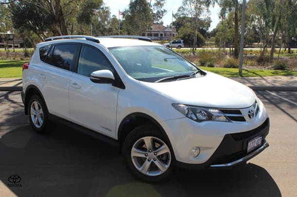 2014 Toyota RAV4 GXL in White