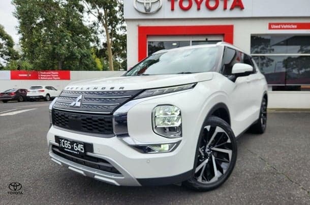 2023 Mitsubishi Outlander Aspire in White