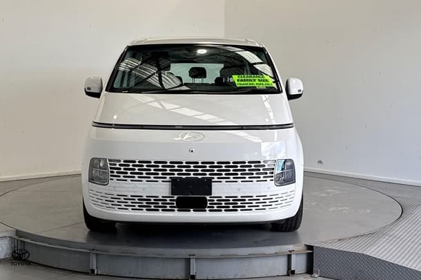 2024 Hyundai STARIA Base in White