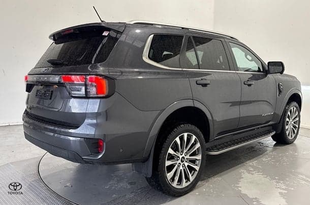 2024 Ford Everest Platinum in Grey