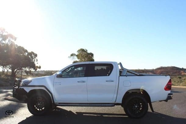 2021 Toyota Hilux SR5 in White
