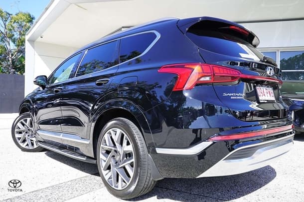 2022 Hyundai Santa Fe Highlander in Black
