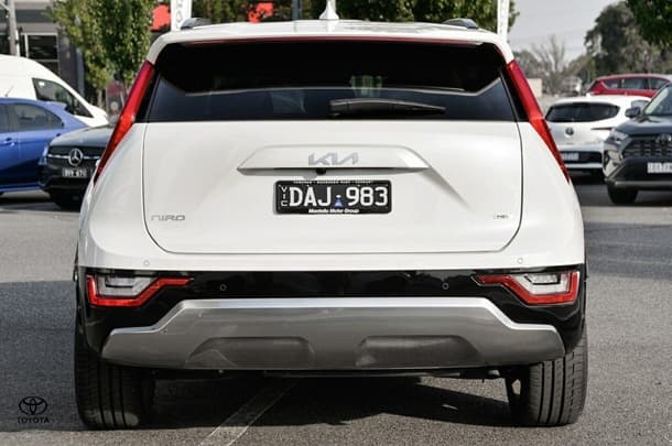 2024 Kia Niro HEV GT-Line in White