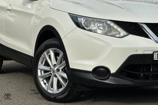 2017 Nissan QASHQAI N-TEC in White