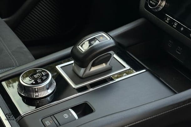 2023 Mitsubishi Outlander Aspire in Black