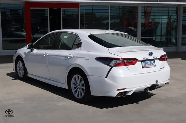 2021 Toyota Camry Ascent Sport in White