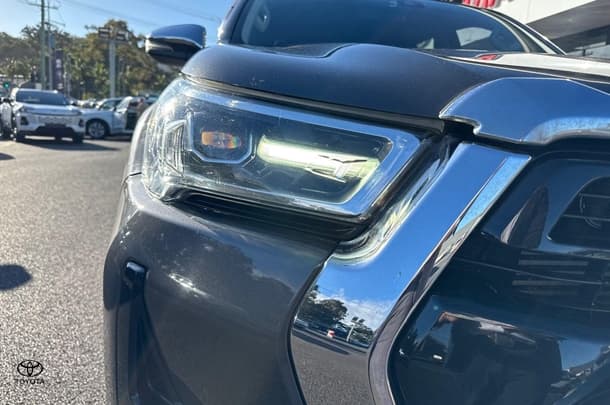 2021 Toyota Hilux SR5 in Grey