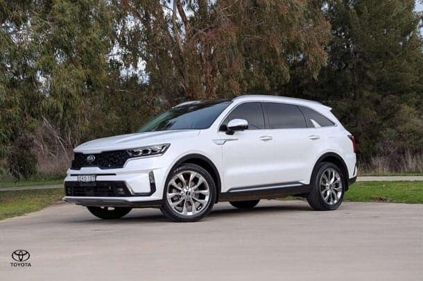 2020 Kia Sorento GT-Line in White