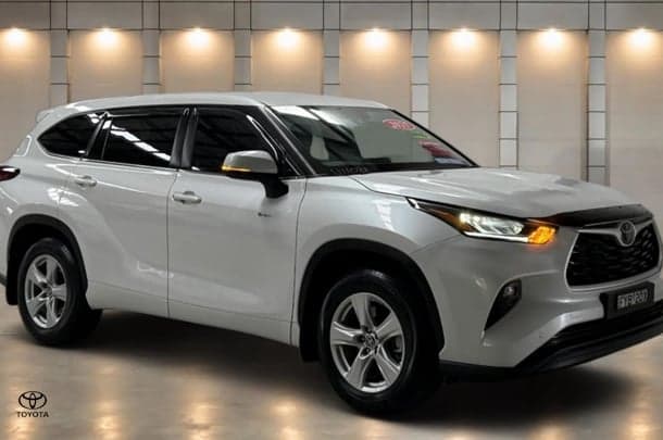 2025 Toyota Kluger GX in White