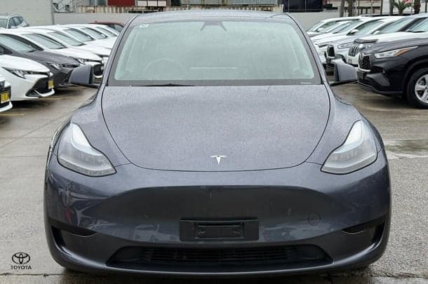 2022 Tesla Model Y Rear-Wheel Drive in Grey