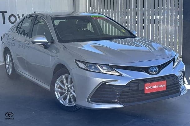 2021 Toyota Camry Ascent in Silver