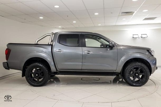 2023 Nissan Navara ST in Grey