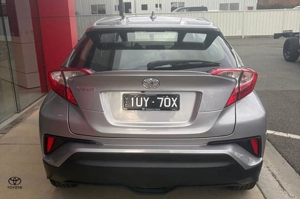 2017 Toyota C-HR Base in Silver