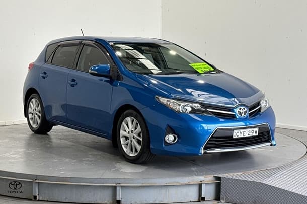2015 Toyota Corolla Ascent Sport in Blue