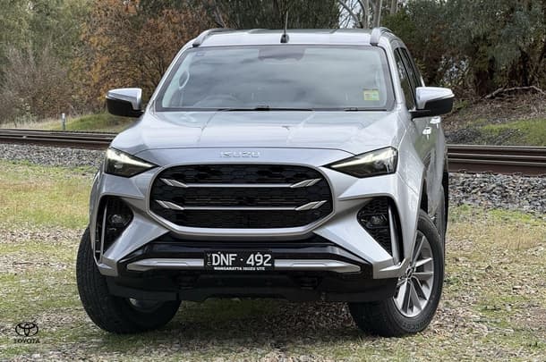 2025 Isuzu MU-X LS-U in Silver