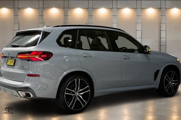 2024 BMW X5 xDrive30d M Sport in Grey