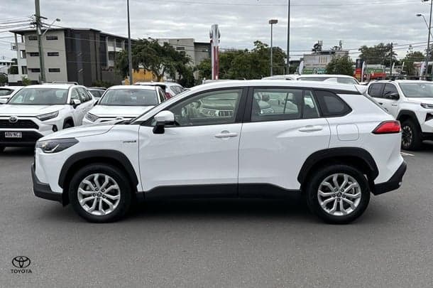 2023 Toyota Corolla Cross GX in White