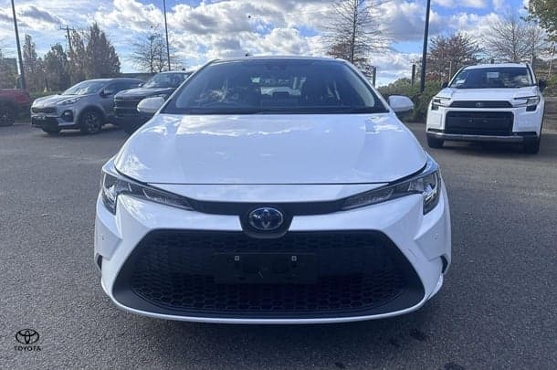 2022 Toyota Corolla Ascent Sport in White