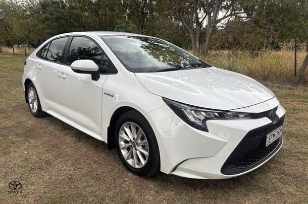 2022 Toyota Corolla Ascent Sport in White