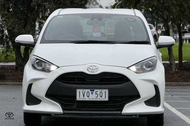 2022 Toyota Yaris Ascent Sport in White