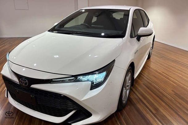 2022 Toyota Corolla Ascent Sport in White