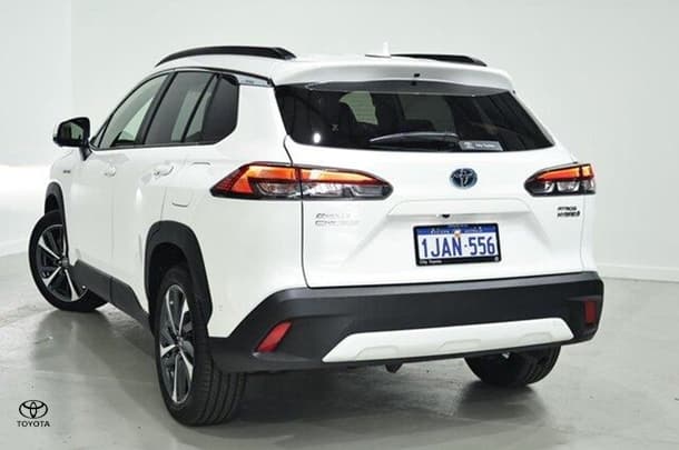 2023 Toyota Corolla Cross Atmos in White