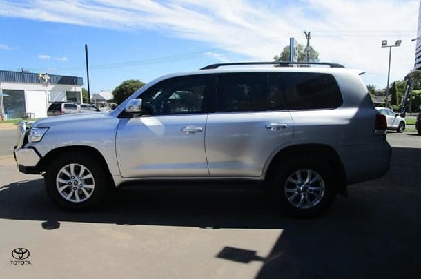 2020 Toyota Landcruiser VX in Silver