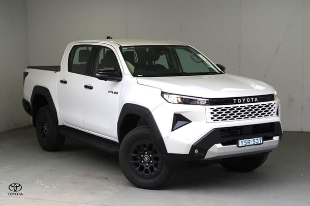 2025 Toyota Hilux SR 48V in White
