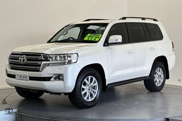 2019 Toyota Landcruiser VX in White