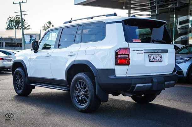 2025 Toyota Landcruiser Prado GXL in White