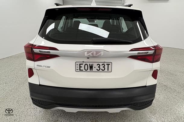 2021 Kia Seltos Sport in White