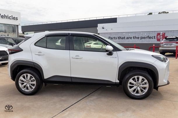 2023 Toyota Yaris Cross GX in White