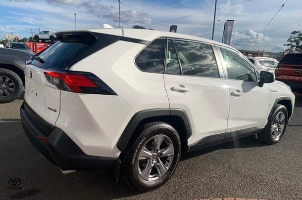 2022 Toyota RAV4 GX AWD in White