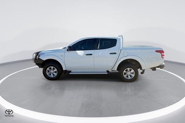 2018 Mitsubishi Triton GLX in White
