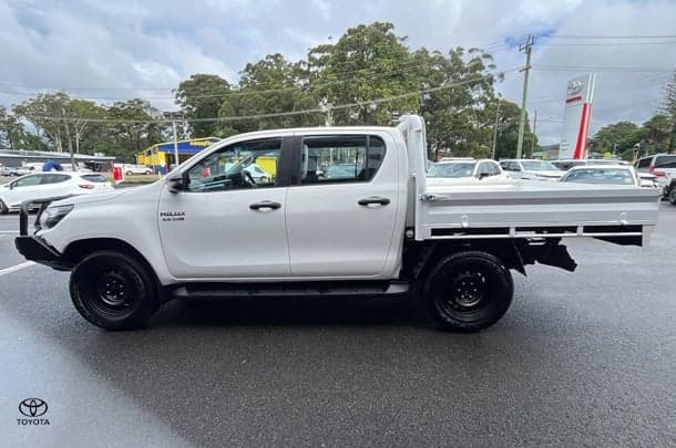 2019 Toyota Hilux SR in White