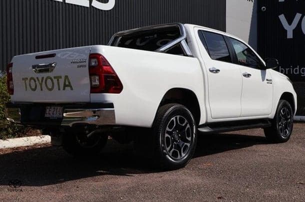 2020 Toyota Hilux SR5 in White