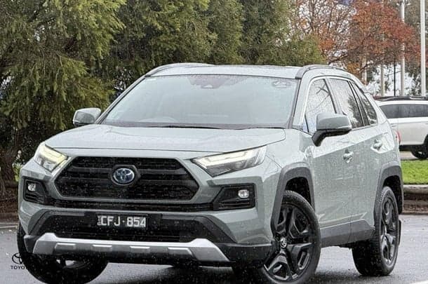 2023 Toyota RAV4 Edge AWD in Green