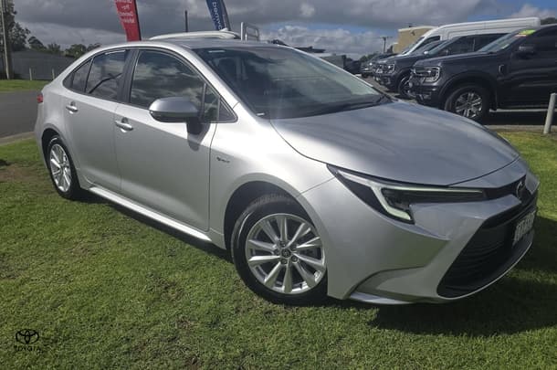 2025 Toyota Corolla SX in Silver