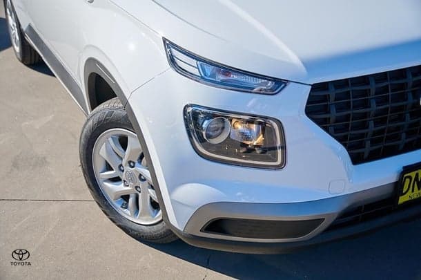 2025 Hyundai Venue Base in White
