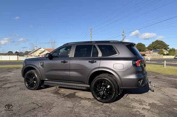 2025 Ford Everest Sport in Grey