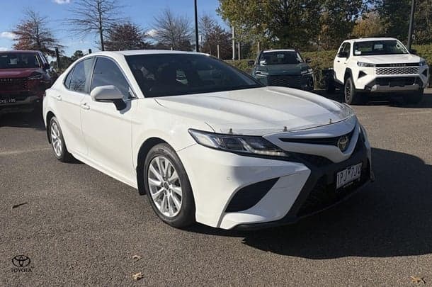 2019 Toyota Camry Ascent Sport in White