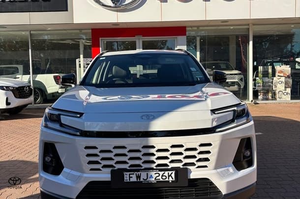 2026 Toyota RAV4 Cruiser in White