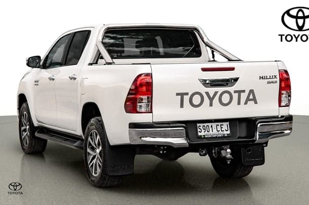 2020 Toyota Hilux SR5 in White